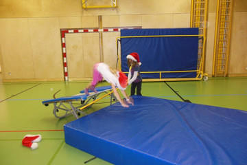 Kinder Weihnachtsturnen 2013 Bild 6